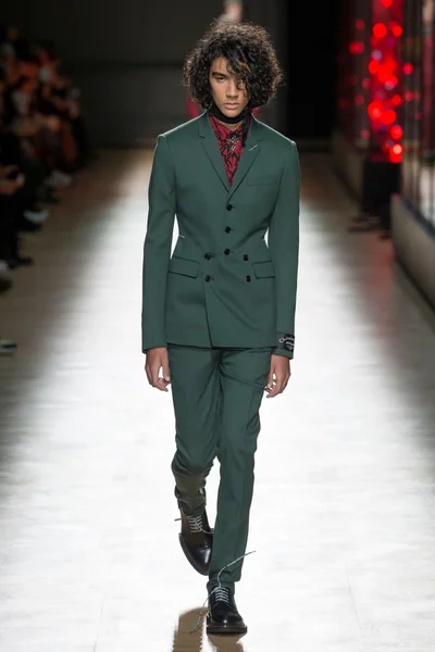 Look 26